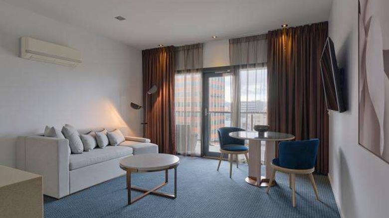 <b>RACV Hobart Hotel Room</b>. Images powered by <a href="https://iceportal.shijigroup.com/" title="IcePortal" target="_blank">IcePortal</a>.