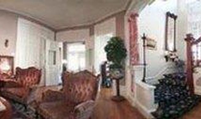 The Ellerbeck Mansion Bed & Breakfast Lobby