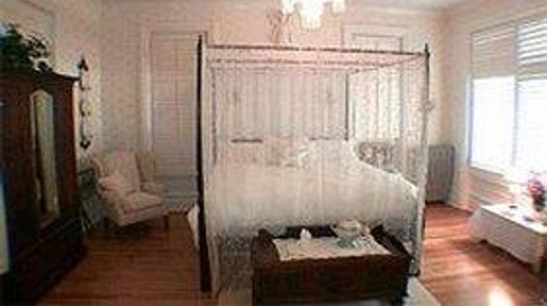 <b>The Ellerbeck Mansion Bed & Breakfast Room</b>. Images powered by <a href="https://iceportal.shijigroup.com/" title="IcePortal" target="_blank">IcePortal</a>.