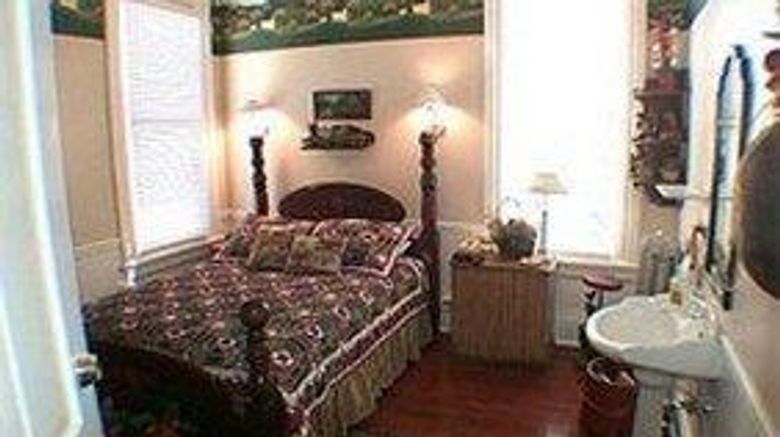 <b>The Ellerbeck Mansion Bed & Breakfast Room</b>. Images powered by <a href="https://iceportal.shijigroup.com/" title="IcePortal" target="_blank">IcePortal</a>.