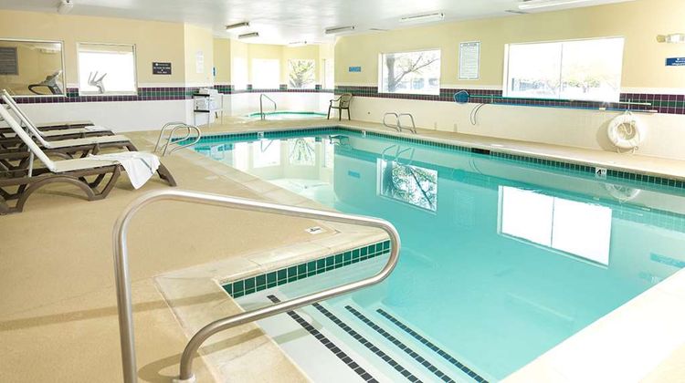 Crystal Inn Hotel & Suites Mid Valley Pool