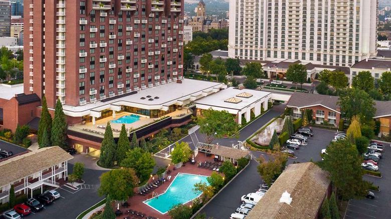 <b>Grand America Hotel Exterior</b>. Images powered by <a href="https://iceportal.shijigroup.com/" title="IcePortal" target="_blank">IcePortal</a>.