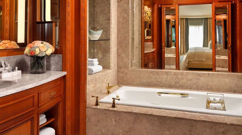 <b>Grand America Hotel Suite</b>. Images powered by <a href="https://iceportal.shijigroup.com/" title="IcePortal" target="_blank">IcePortal</a>.