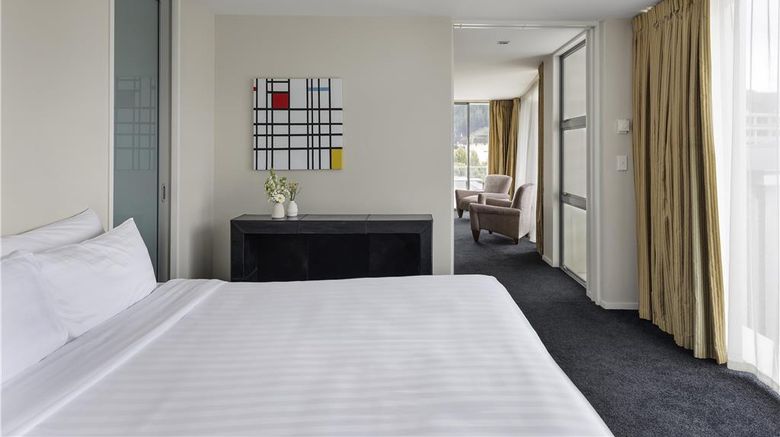 <b>Picton Yacht Club Hotel Suite</b>. Images powered by <a href="https://iceportal.shijigroup.com/" title="IcePortal" target="_blank">IcePortal</a>.
