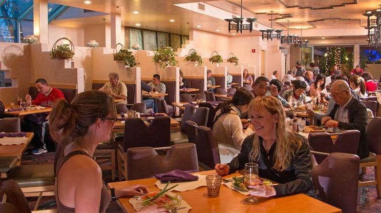 <b>Grand Canyon Plaza Hotel Restaurant</b>. Images powered by <a href="https://iceportal.shijigroup.com/" title="IcePortal" target="_blank">IcePortal</a>.