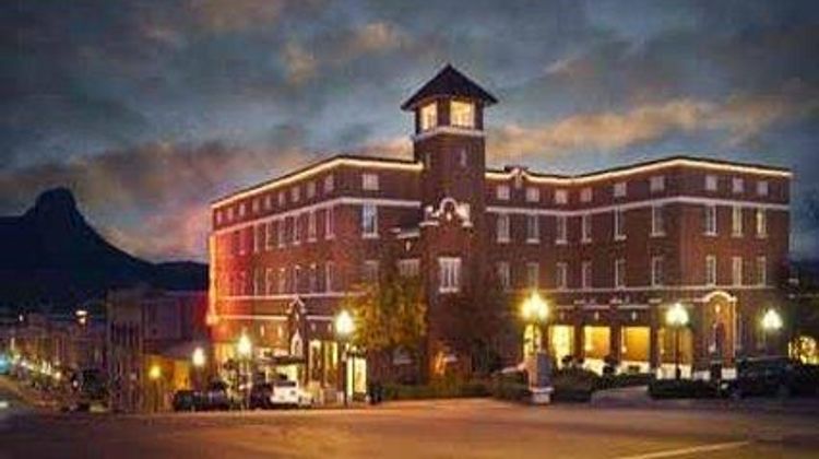 Hassayampa Inn Exterior