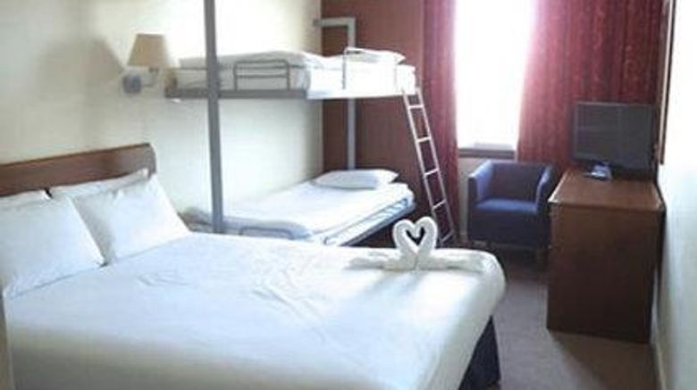 <b>Airport Inn Gatwick Room</b>. Images powered by <a href="https://iceportal.shijigroup.com/" title="IcePortal" target="_blank">IcePortal</a>.