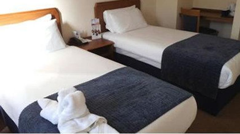 <b>Airport Inn Gatwick Room</b>. Images powered by <a href="https://iceportal.shijigroup.com/" title="IcePortal" target="_blank">IcePortal</a>.