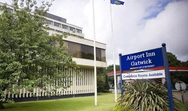 Airport Inn Gatwick Exterior