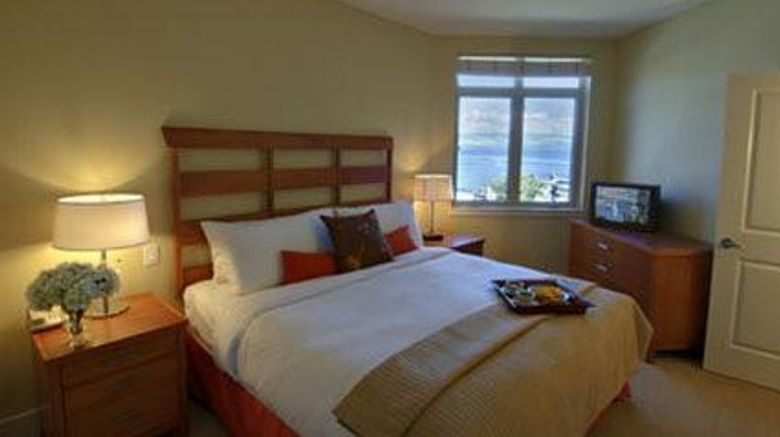 <b>Cove Lakeside Resort Room</b>. Images powered by <a href="https://iceportal.shijigroup.com/" title="IcePortal" target="_blank">IcePortal</a>.