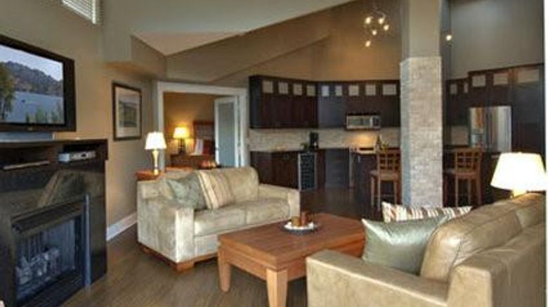 <b>Cove Lakeside Resort Room</b>. Images powered by <a href="https://iceportal.shijigroup.com/" title="IcePortal" target="_blank">IcePortal</a>.