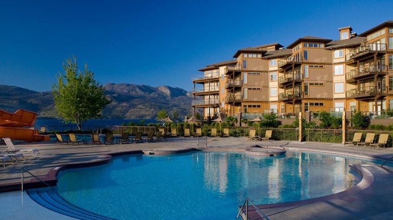 <b>Cove Lakeside Resort Pool</b>. Images powered by <a href="https://iceportal.shijigroup.com/" title="IcePortal" target="_blank">IcePortal</a>.