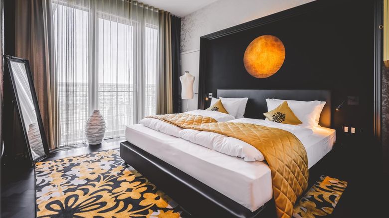 <b>Kameha Grand Bonn Room</b>. Images powered by <a href="https://iceportal.shijigroup.com/" title="IcePortal" target="_blank">IcePortal</a>.
