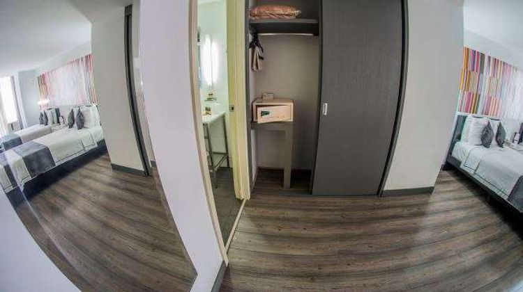 El Ejecutivo Hotel Room
