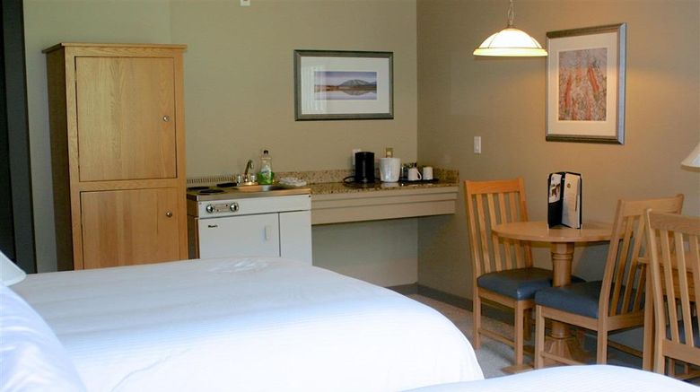 <b>Hilltop Inn Salmon Arm Room</b>. Images powered by <a href="https://iceportal.shijigroup.com/" title="IcePortal" target="_blank">IcePortal</a>.