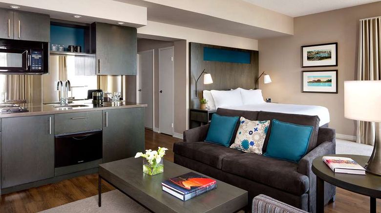 <b>One King West Hotel & Residence Room</b>. Images powered by <a href="https://iceportal.shijigroup.com/" title="IcePortal" target="_blank">IcePortal</a>.