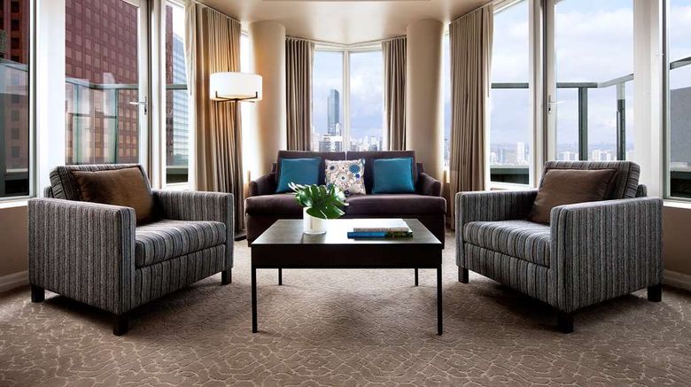 <b>One King West Hotel & Residence Suite</b>. Images powered by <a href="https://iceportal.shijigroup.com/" title="IcePortal" target="_blank">IcePortal</a>.