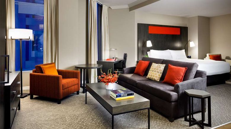 <b>One King West Hotel & Residence Lobby</b>. Images powered by <a href="https://iceportal.shijigroup.com/" title="IcePortal" target="_blank">IcePortal</a>.