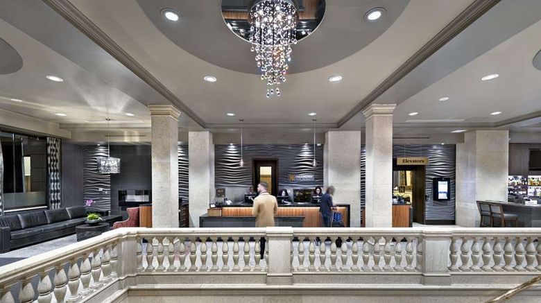 <b>One King West Hotel & Residence Lobby</b>. Images powered by <a href="https://iceportal.shijigroup.com/" title="IcePortal" target="_blank">IcePortal</a>.