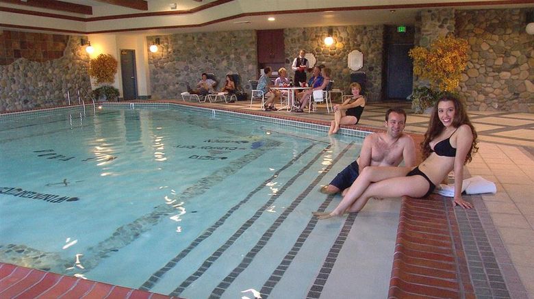 <b>Carson Valley Inn Pool</b>. Images powered by <a href="https://iceportal.shijigroup.com/" title="IcePortal" target="_blank">IcePortal</a>.