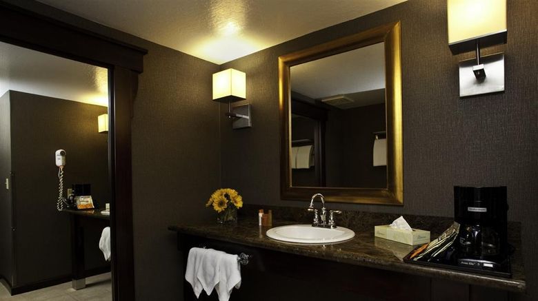 <b>Carson Valley Inn Room</b>. Images powered by <a href="https://iceportal.shijigroup.com/" title="IcePortal" target="_blank">IcePortal</a>.
