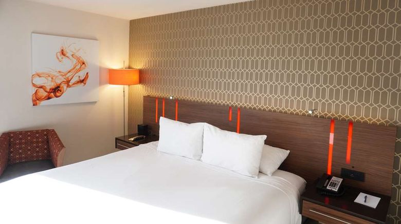 <b>Hotel Angeleno Room</b>. Images powered by <a href="https://iceportal.shijigroup.com/" title="IcePortal" target="_blank">IcePortal</a>.