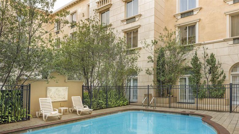 <b>Ayres Hotel Manhattan Beach/LAX Pool</b>. Images powered by <a href="https://iceportal.shijigroup.com/" title="IcePortal" target="_blank">IcePortal</a>.