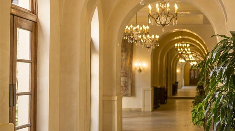 <b>Ayres Hotel Manhattan Beach/LAX Lobby</b>. Images powered by <a href="https://iceportal.shijigroup.com/" title="IcePortal" target="_blank">IcePortal</a>.