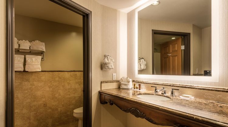 Ayres Hotel Seal Beach Room