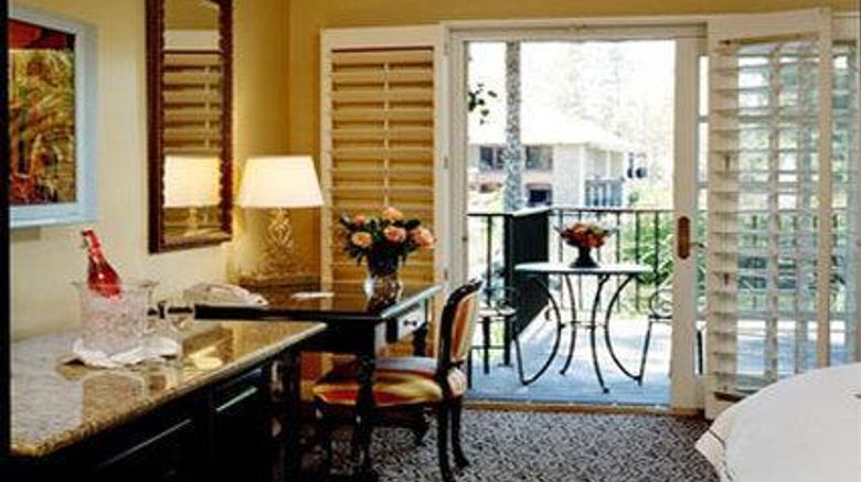 <b>Westlake Village Inn Room</b>. Images powered by <a href="https://iceportal.shijigroup.com/" title="IcePortal" target="_blank">IcePortal</a>.