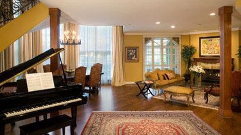 <b>Westlake Village Inn Room</b>. Images powered by <a href="https://iceportal.shijigroup.com/" title="IcePortal" target="_blank">IcePortal</a>.