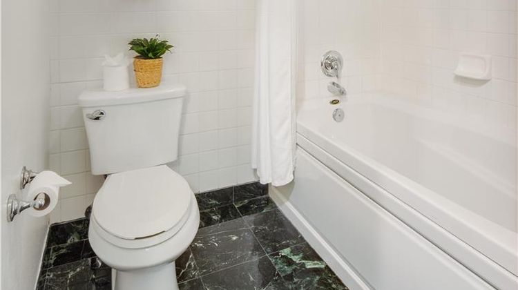 Ayres Suites Diamond Bar Room