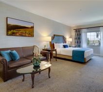 Ayres Suites Diamond Bar Room