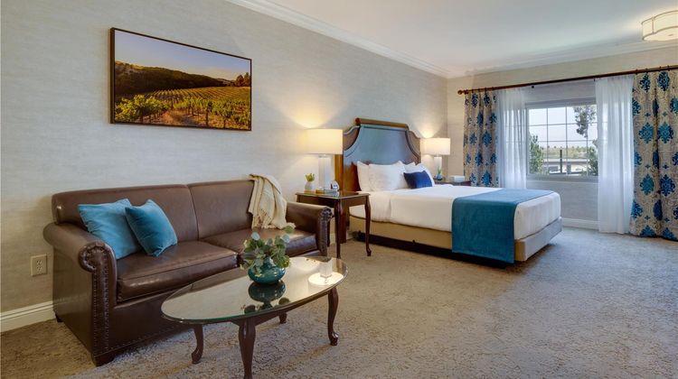 Ayres Suites Diamond Bar Room