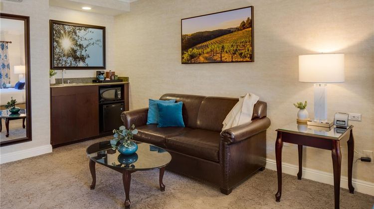 Ayres Suites Diamond Bar Room