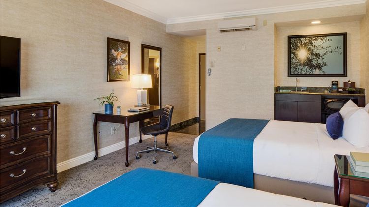 Ayres Suites Diamond Bar Room