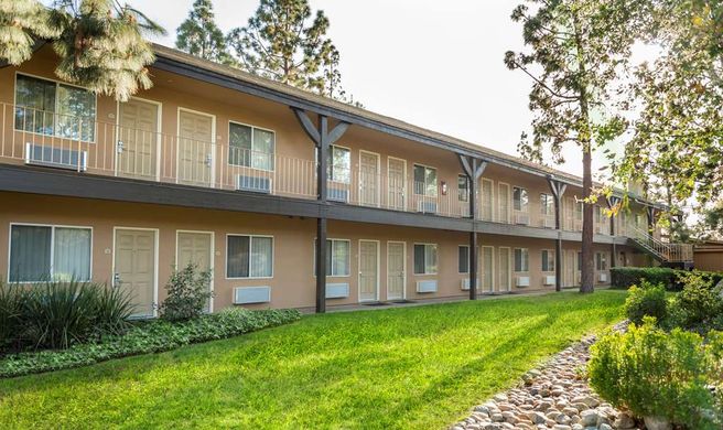 Ayres Lodge Alpine Exterior