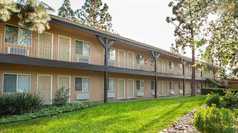 <b>Ayres Lodge Alpine Exterior</b>. Images powered by <a href="https://iceportal.shijigroup.com/" title="IcePortal" target="_blank">IcePortal</a>.