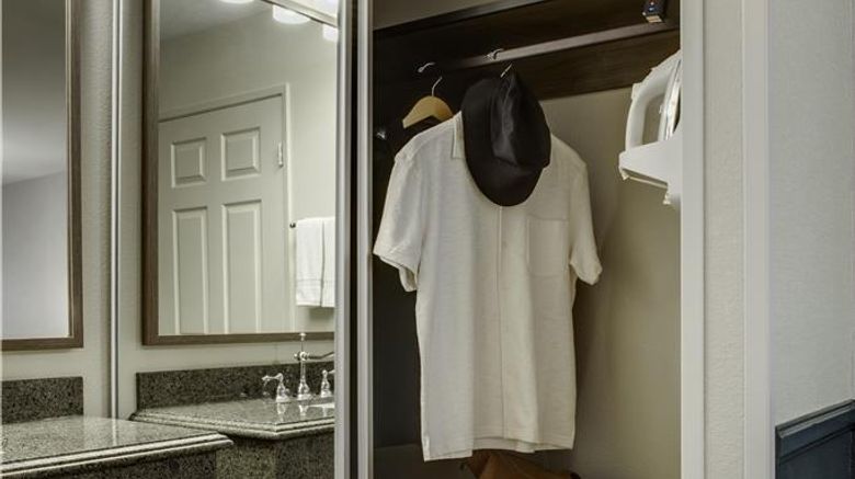 <b>Ayres Lodge Alpine Room</b>. Images powered by <a href="https://iceportal.shijigroup.com/" title="IcePortal" target="_blank">IcePortal</a>.