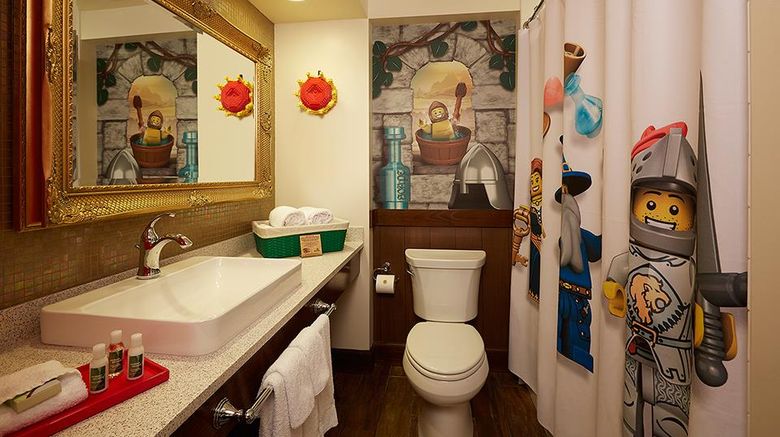 <b>Legoland Hotel Room</b>. Images powered by <a href="https://iceportal.shijigroup.com/" title="IcePortal" target="_blank">IcePortal</a>.