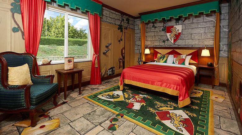 <b>Legoland Hotel Room</b>. Images powered by <a href="https://iceportal.shijigroup.com/" title="IcePortal" target="_blank">IcePortal</a>.