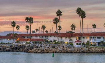 Oceanside Marina Suites