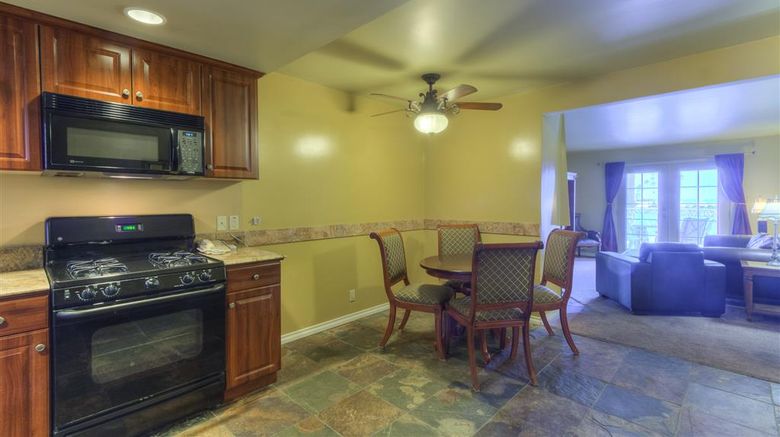 <b>Oceanside Marina Suites Room</b>. Images powered by <a href="https://iceportal.shijigroup.com/" title="IcePortal" target="_blank">IcePortal</a>.