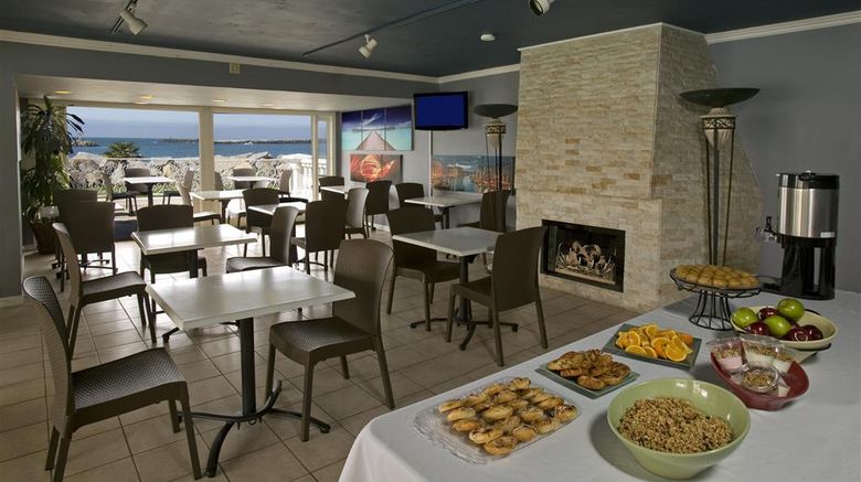 <b>Oceanside Marina Suites Restaurant</b>. Images powered by <a href="https://iceportal.shijigroup.com/" title="IcePortal" target="_blank">IcePortal</a>.