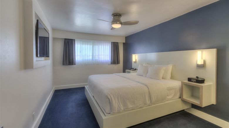 <b>Oceanside Marina Suites Room</b>. Images powered by <a href="https://iceportal.shijigroup.com/" title="IcePortal" target="_blank">IcePortal</a>.