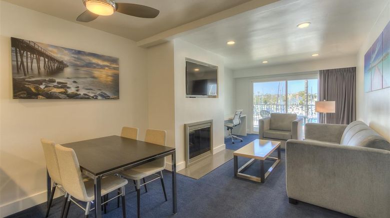 <b>Oceanside Marina Suites Room</b>. Images powered by <a href="https://iceportal.shijigroup.com/" title="IcePortal" target="_blank">IcePortal</a>.
