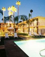 7 Springs Inn & Suites