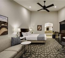 Ayres Hotel Redlands Room