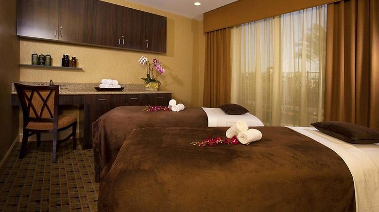 <b>Ayres Hotel & Spa Moreno Valley Spa</b>. Images powered by <a href="https://iceportal.shijigroup.com/" title="IcePortal" target="_blank">IcePortal</a>.