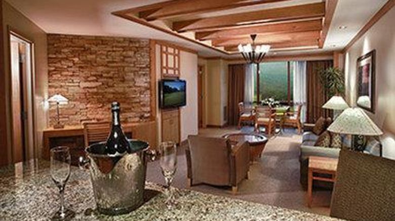 <b>Pechanga Resort & Casino Suite</b>. Images powered by <a href="https://iceportal.shijigroup.com/" title="IcePortal" target="_blank">IcePortal</a>.